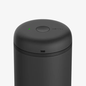 Matte zwarte elektrische vacuümopslagpot voor koffie met LED-indicator, onderdeel van Fellow, Opslag, Laatste nieuws, alles over koffie.