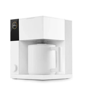 Witte precisiekoffiezetter met modern design voor handmatige bereiding, onderdeel van Fellow, Koffiezetapparaat, Laatste nieuws, alles over koffie