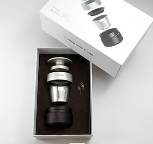 Portafilter basket van aluminium en zwart plastic, hoge dosering voor vollere espresso in de categorie espressotoebehoren.